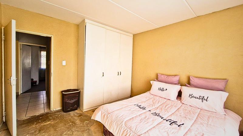 2 Bedroom Property for Sale in Groblerpark Gauteng