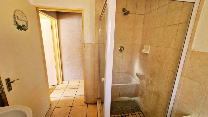 2 Bedroom Property for Sale in Groblerpark Gauteng