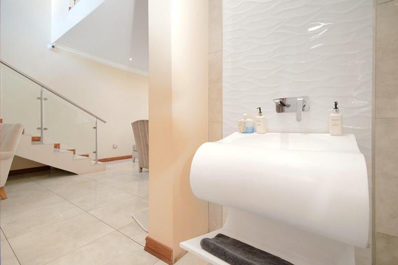 6 Bedroom Property for Sale in Bultfontein Gauteng