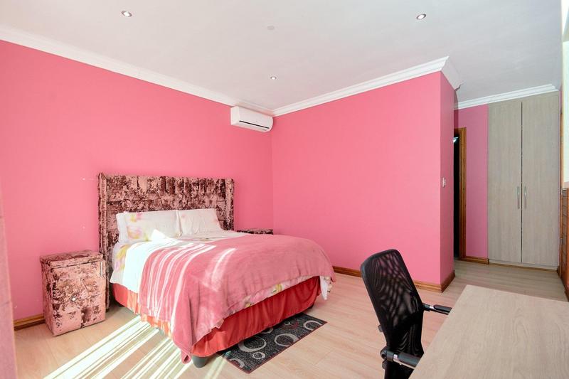 6 Bedroom Property for Sale in Bultfontein Gauteng