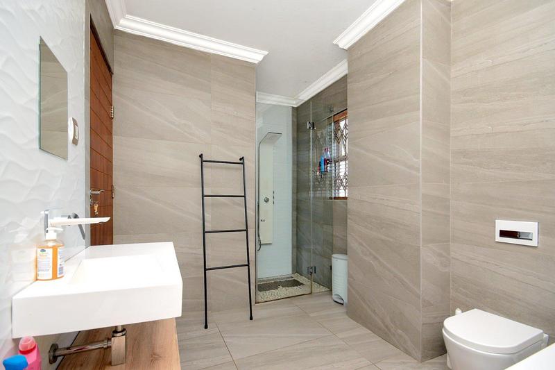 6 Bedroom Property for Sale in Bultfontein Gauteng
