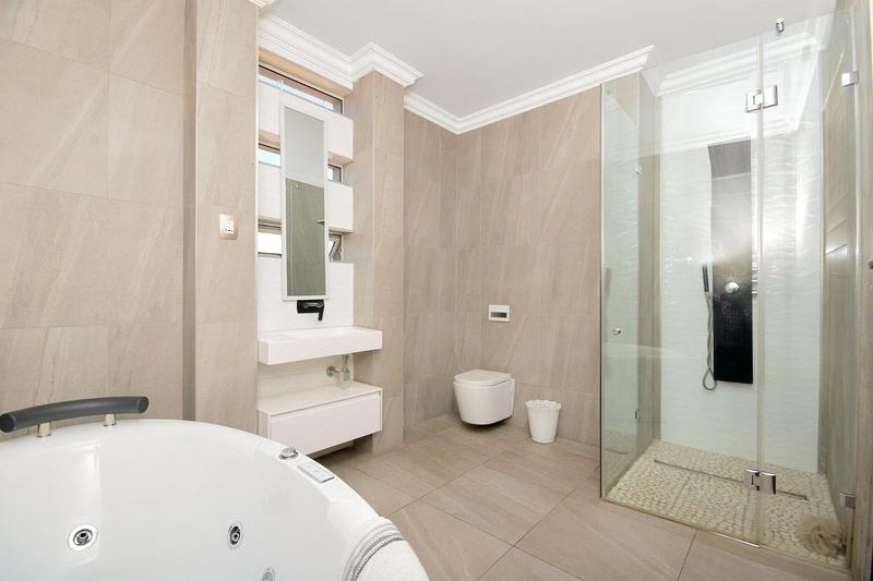 6 Bedroom Property for Sale in Bultfontein Gauteng