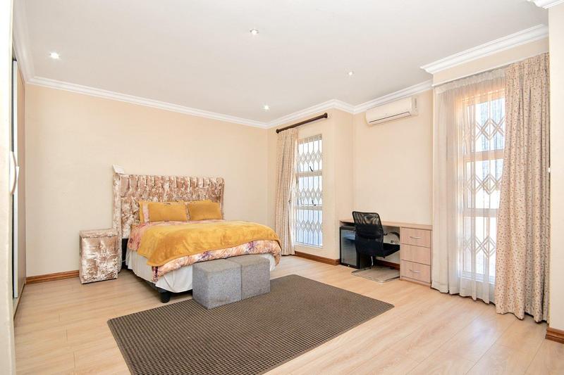 6 Bedroom Property for Sale in Bultfontein Gauteng
