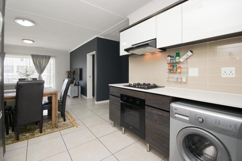 2 Bedroom Property for Sale in Greenstone Hill Gauteng