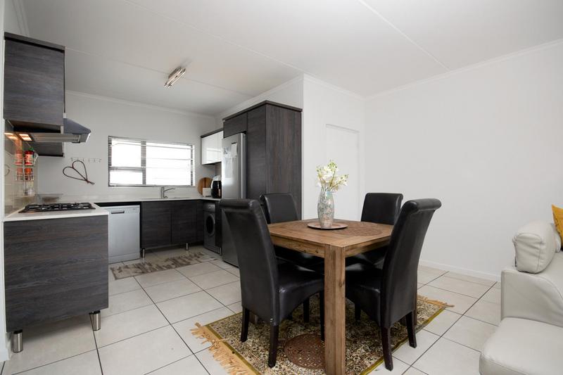 2 Bedroom Property for Sale in Greenstone Hill Gauteng
