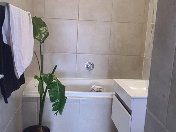 To Let 3 Bedroom Property for Rent in Barbeque Downs Gauteng