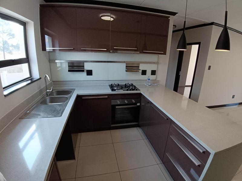 To Let 2 Bedroom Property for Rent in Blue Hills Gauteng