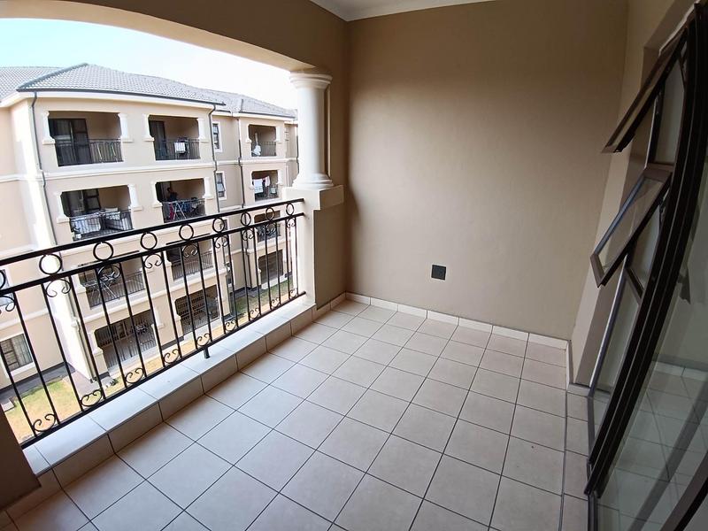To Let 2 Bedroom Property for Rent in Blue Hills Gauteng