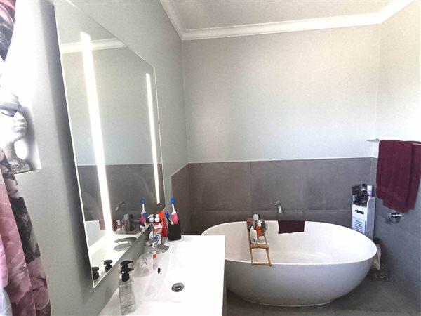 To Let 2 Bedroom Property for Rent in Carlswald Gauteng