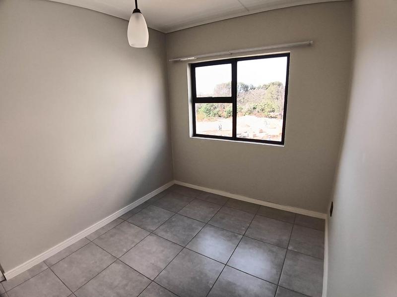To Let 2 Bedroom Property for Rent in Crowthorne Gauteng