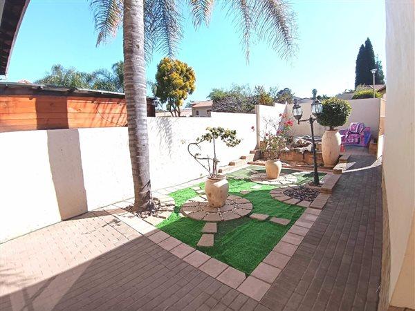 To Let 3 Bedroom Property for Rent in Halfway Gardens Gauteng