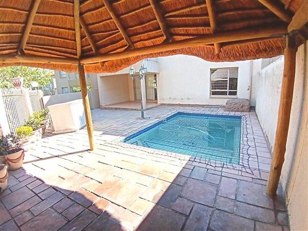 To Let 3 Bedroom Property for Rent in Halfway Gardens Gauteng