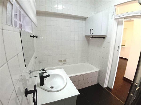 To Let 2 Bedroom Property for Rent in Illovo Gauteng