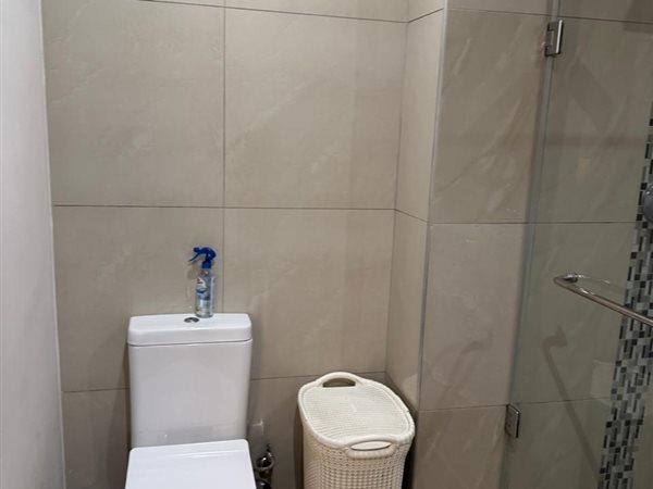 To Let 1 Bedroom Property for Rent in Sandown Gauteng