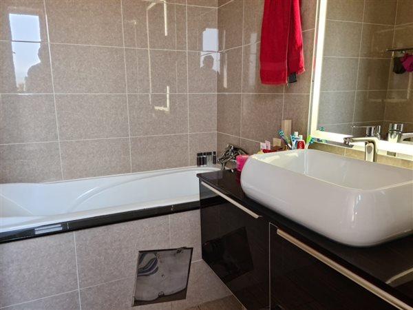 3 Bedroom Property for Sale in Carlswald Gauteng