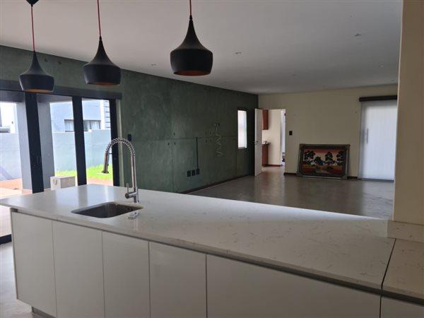 3 Bedroom Property for Sale in Noordwyk Gauteng