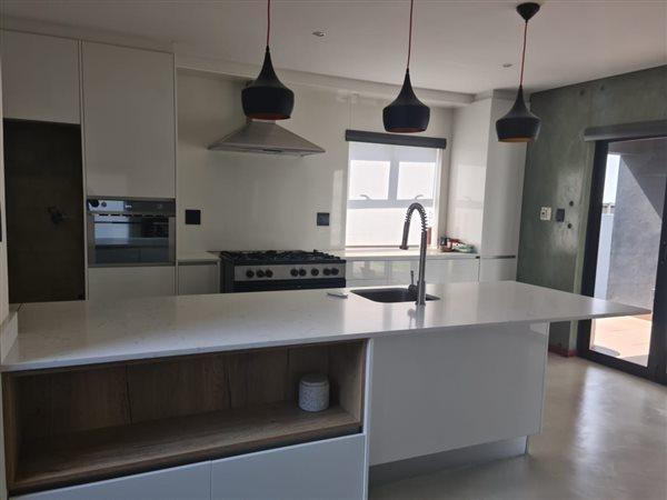 3 Bedroom Property for Sale in Noordwyk Gauteng