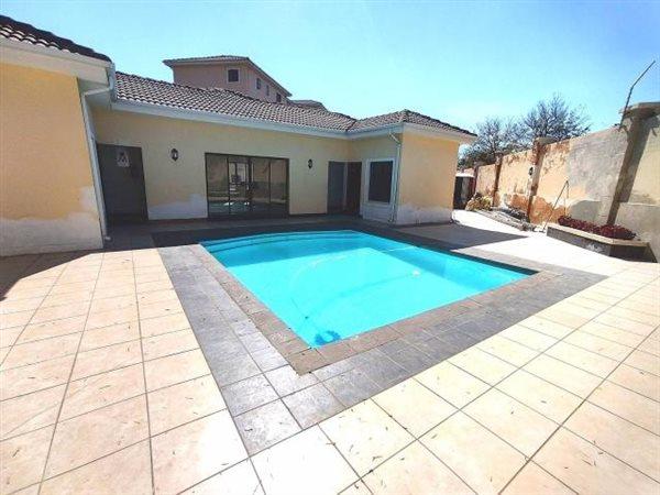 2 Bedroom Property for Sale in Noordwyk Gauteng