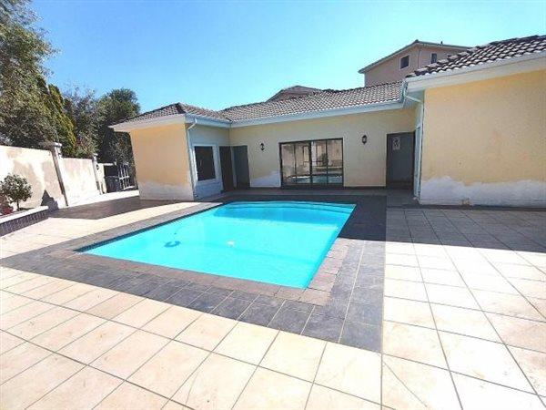2 Bedroom Property for Sale in Noordwyk Gauteng