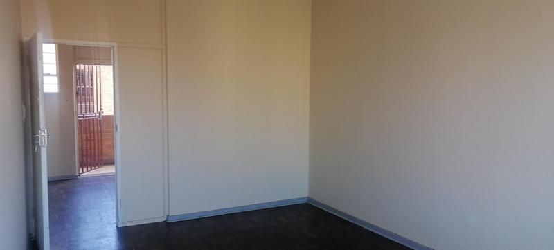 To Let 2 Bedroom Property for Rent in Rosettenville Gauteng