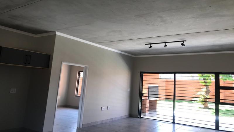 To Let 2 Bedroom Property for Rent in Boardwalk Villas Gauteng