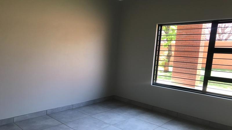 To Let 2 Bedroom Property for Rent in Boardwalk Villas Gauteng