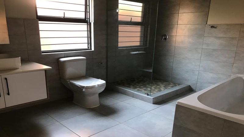 To Let 2 Bedroom Property for Rent in Boardwalk Villas Gauteng