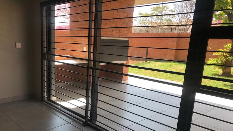 To Let 2 Bedroom Property for Rent in Boardwalk Villas Gauteng