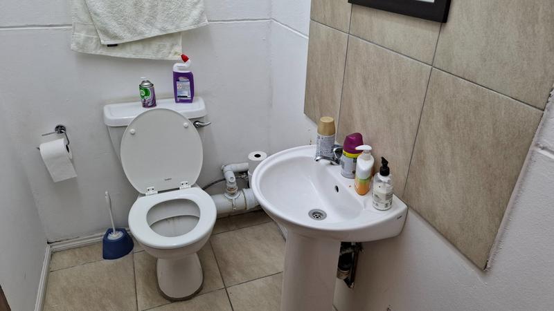 To Let commercial Property for Rent in Grand Central Gauteng