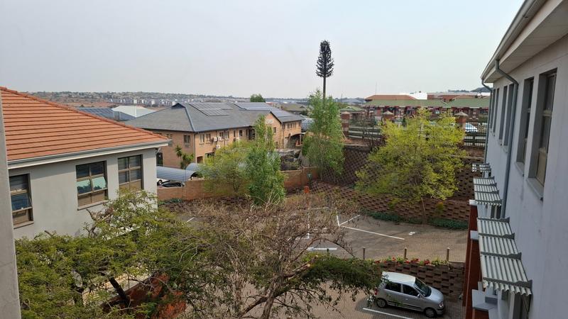 To Let commercial Property for Rent in Route 21 Business Park Gauteng