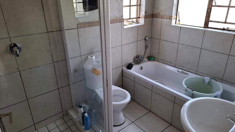 2 Bedroom Property for Sale in Summerfields Estate Gauteng