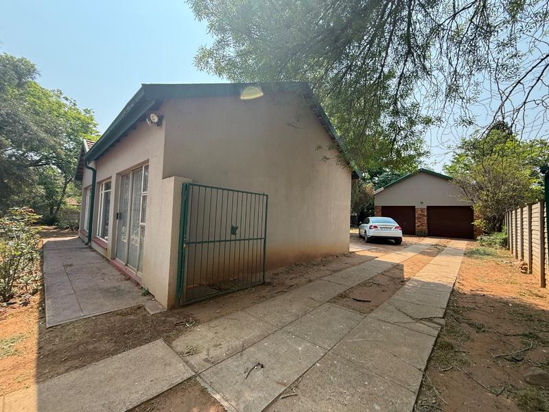 To Let 3 Bedroom Property for Rent in Flora Gardens Gauteng