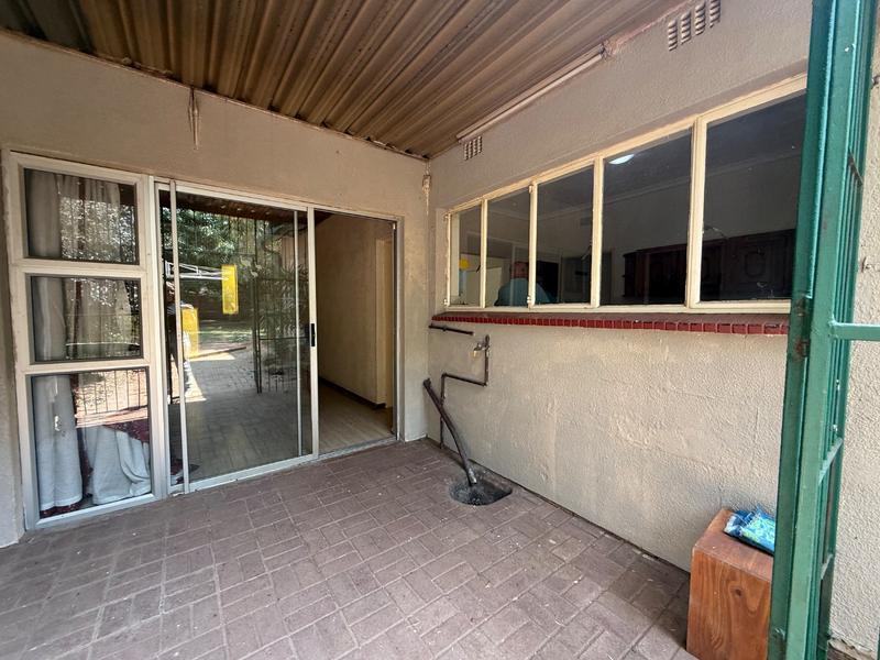 To Let 3 Bedroom Property for Rent in Flora Gardens Gauteng