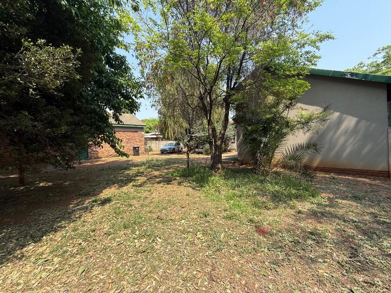 To Let 3 Bedroom Property for Rent in Flora Gardens Gauteng