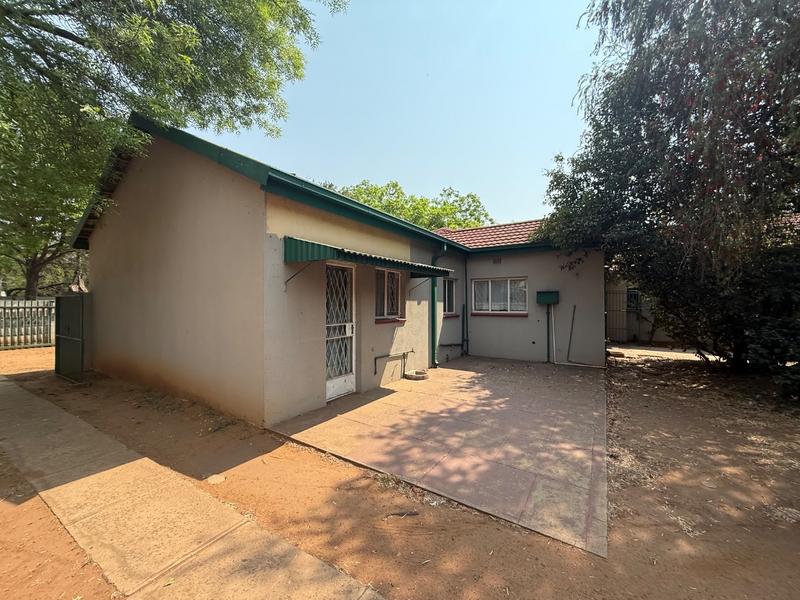To Let 3 Bedroom Property for Rent in Flora Gardens Gauteng
