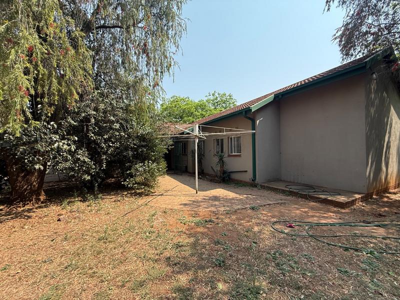 To Let 3 Bedroom Property for Rent in Flora Gardens Gauteng