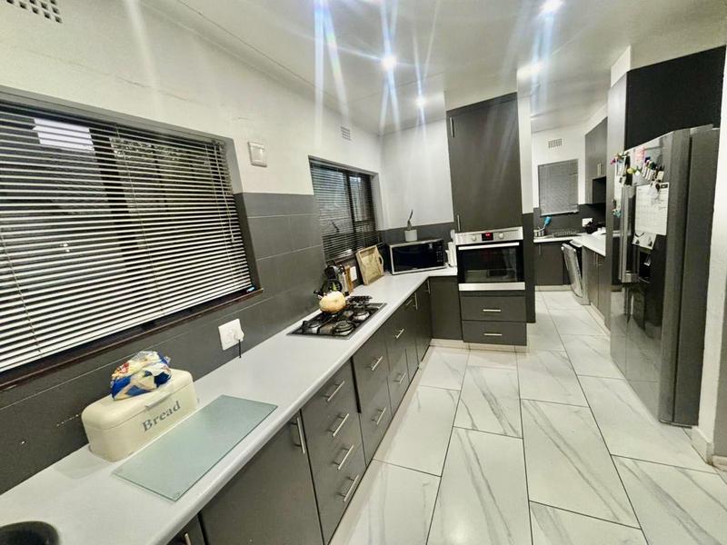 To Let 4 Bedroom Property for Rent in Vanderbijlpark SE 3 Gauteng