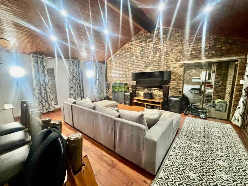 To Let 4 Bedroom Property for Rent in Vanderbijlpark SE 3 Gauteng