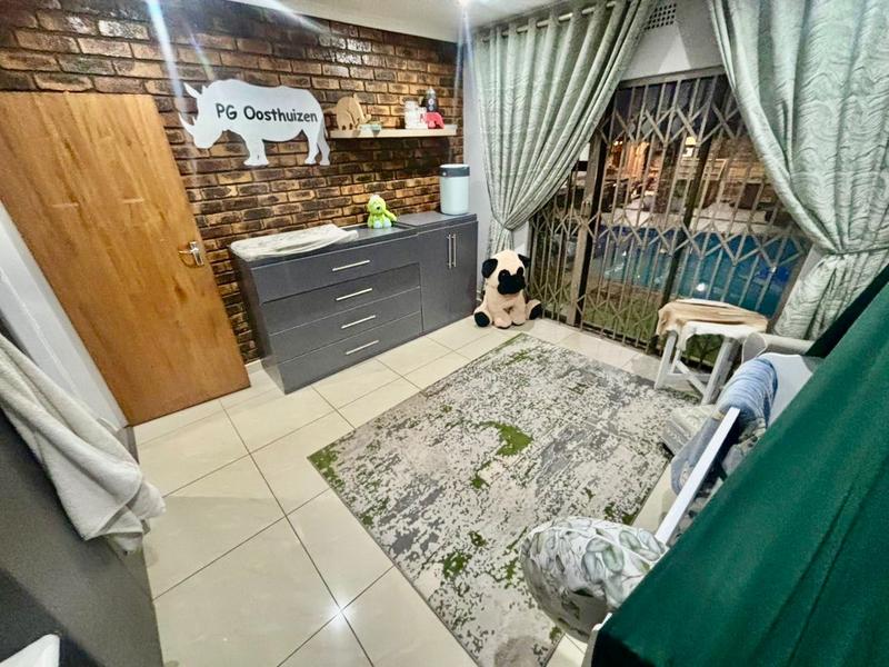 To Let 4 Bedroom Property for Rent in Vanderbijlpark SE 3 Gauteng