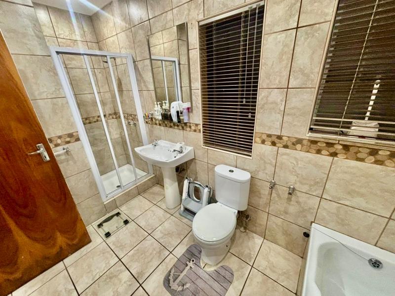 To Let 4 Bedroom Property for Rent in Vanderbijlpark SE 3 Gauteng