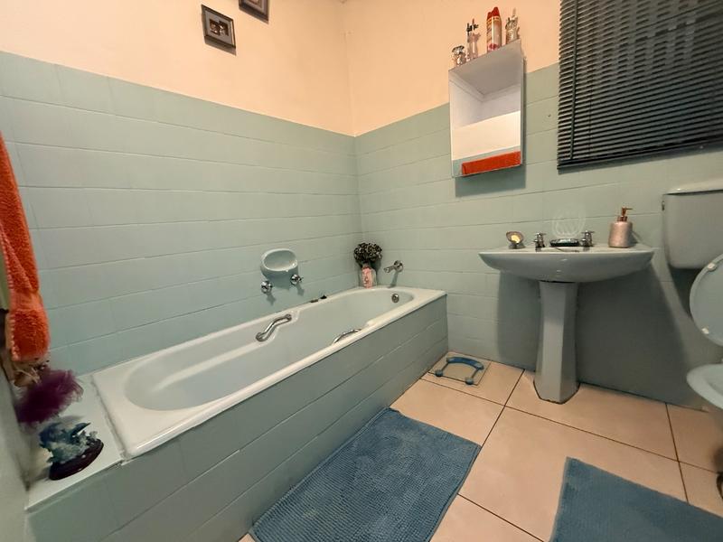 3 Bedroom Property for Sale in Bonanne Gauteng