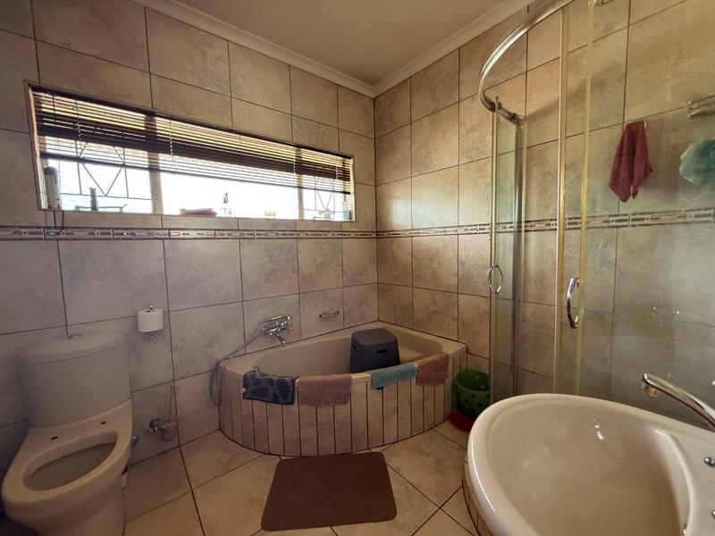 4 Bedroom Property for Sale in Duncanville Gauteng