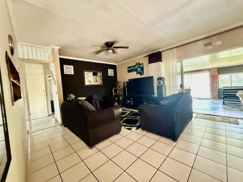 3 Bedroom Property for Sale in Flora Gardens Gauteng