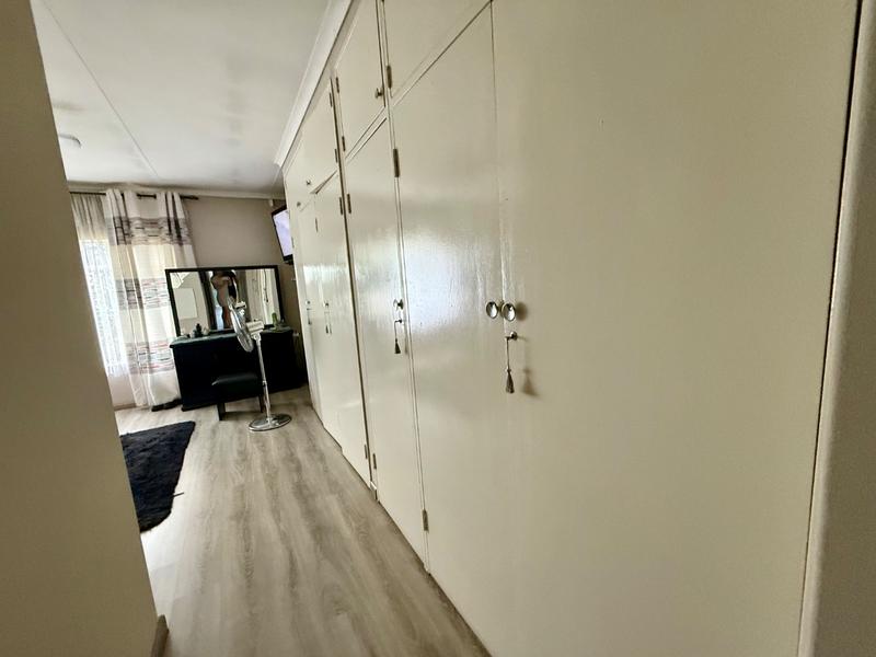 3 Bedroom Property for Sale in Flora Gardens Gauteng