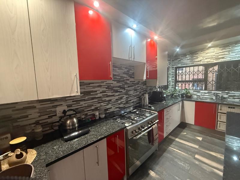 3 Bedroom Property for Sale in Flora Gardens Gauteng