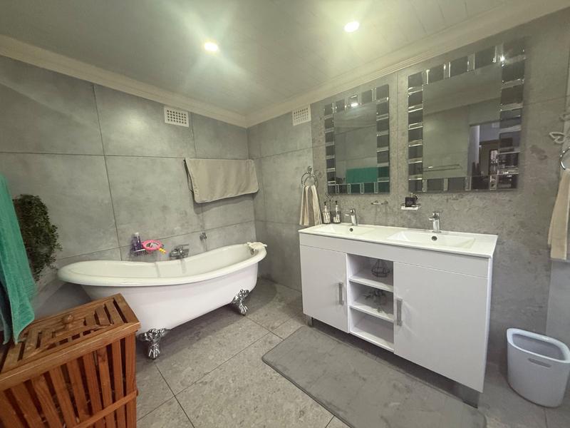 3 Bedroom Property for Sale in Flora Gardens Gauteng