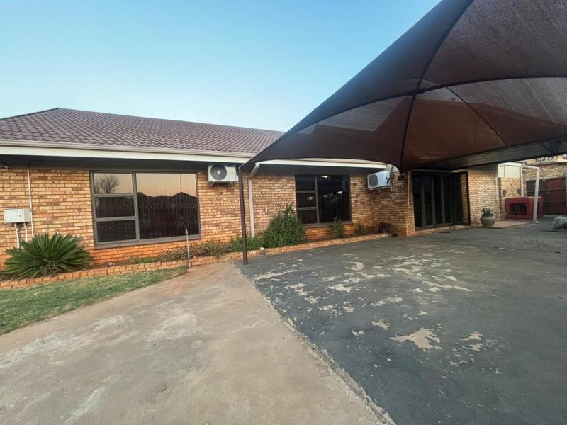 3 Bedroom Property for Sale in Flora Gardens Gauteng
