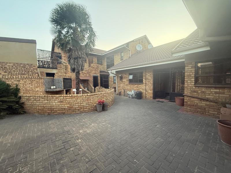 3 Bedroom Property for Sale in Flora Gardens Gauteng