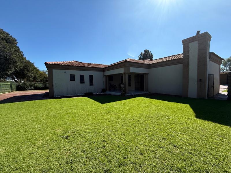 4 Bedroom Property for Sale in Flora Gardens Gauteng