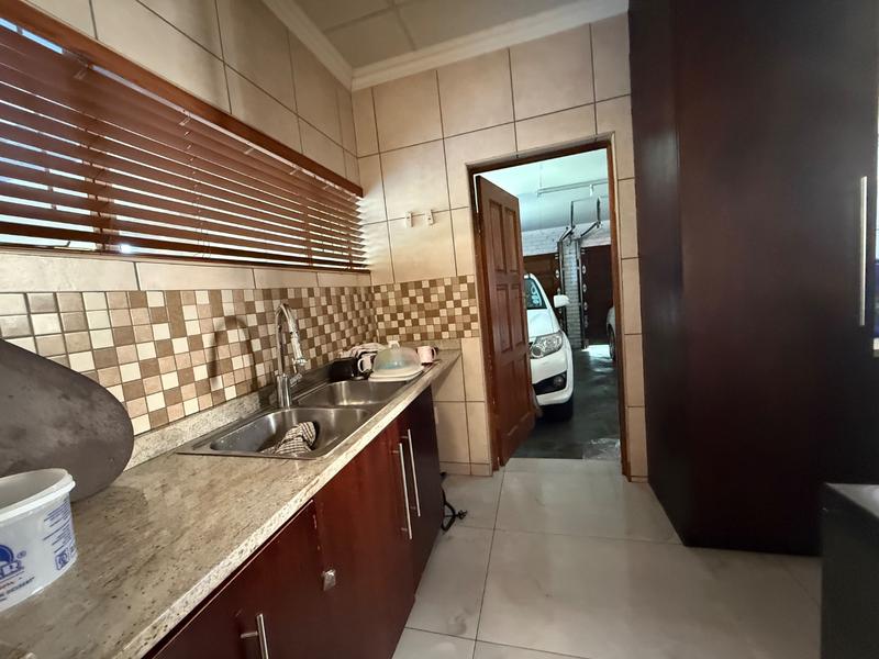 4 Bedroom Property for Sale in Flora Gardens Gauteng